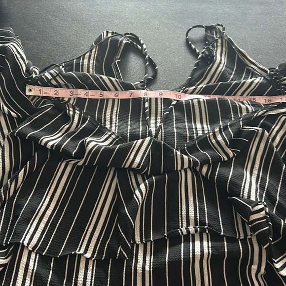 Cal’s Cold Shoulder Striped Blouse Size S (338)‎ - Picture 10 of 11